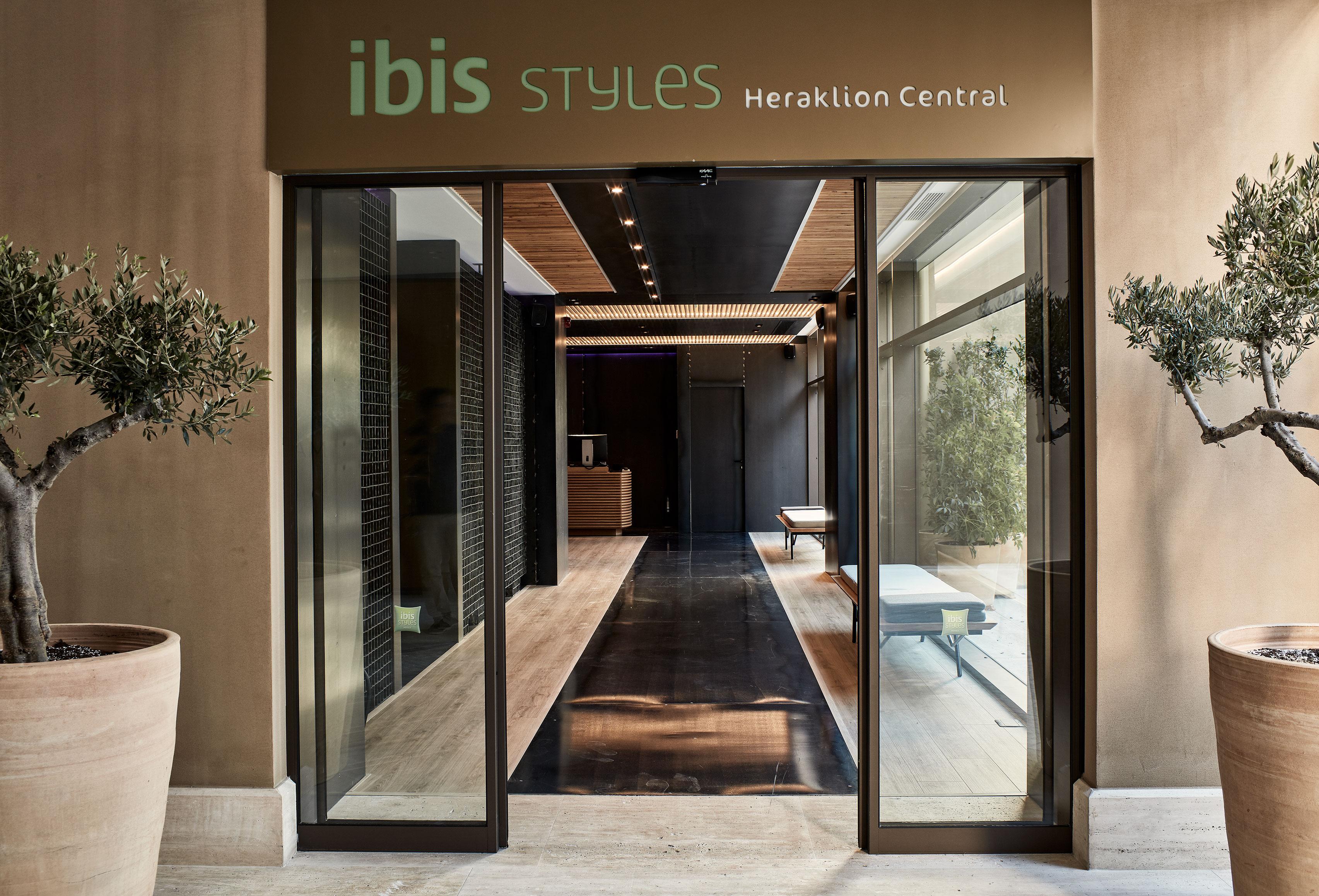 Ibis Styles Heraklion Central מראה חיצוני תמונה